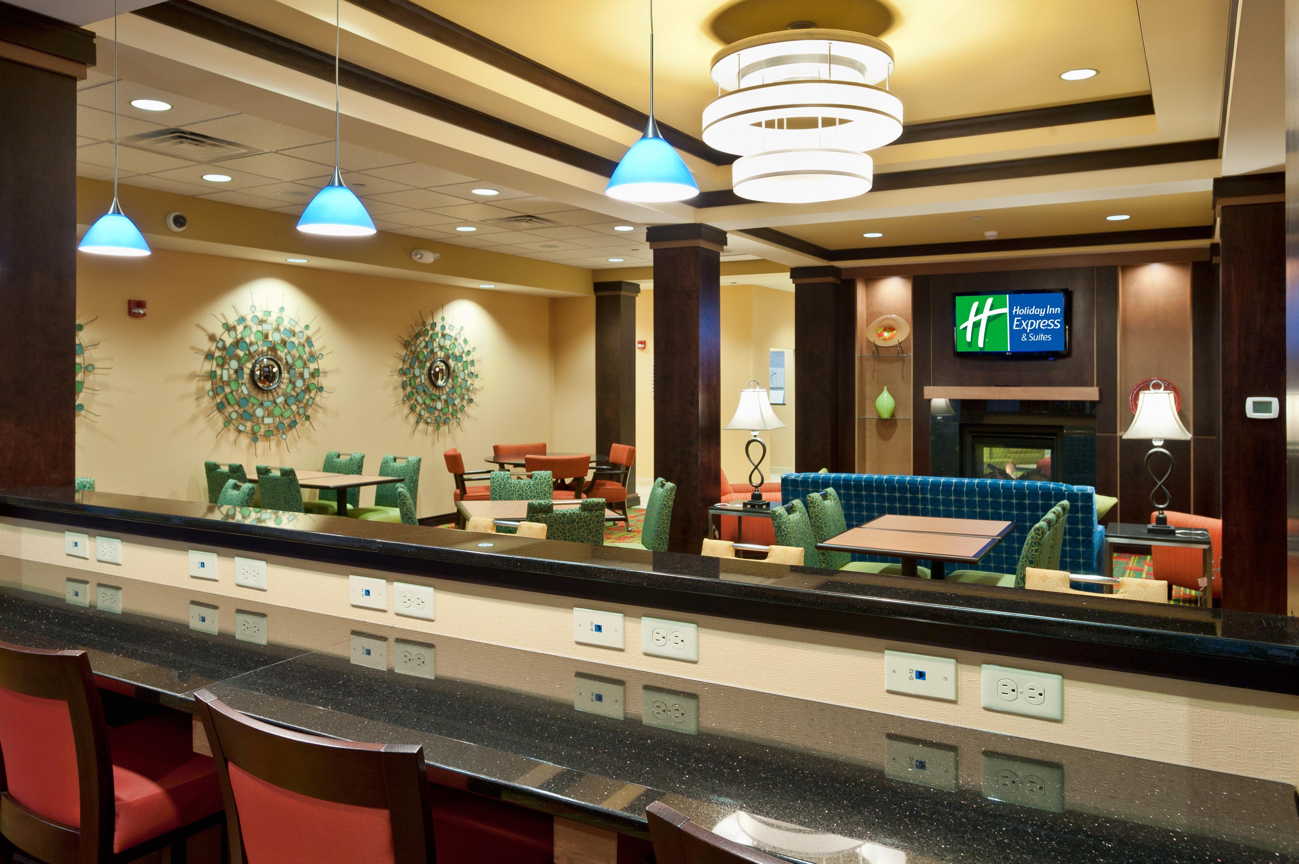 Holiday Inn Express & Suites Dayton South - I-675 By Ihg Shanersville Exterior foto
